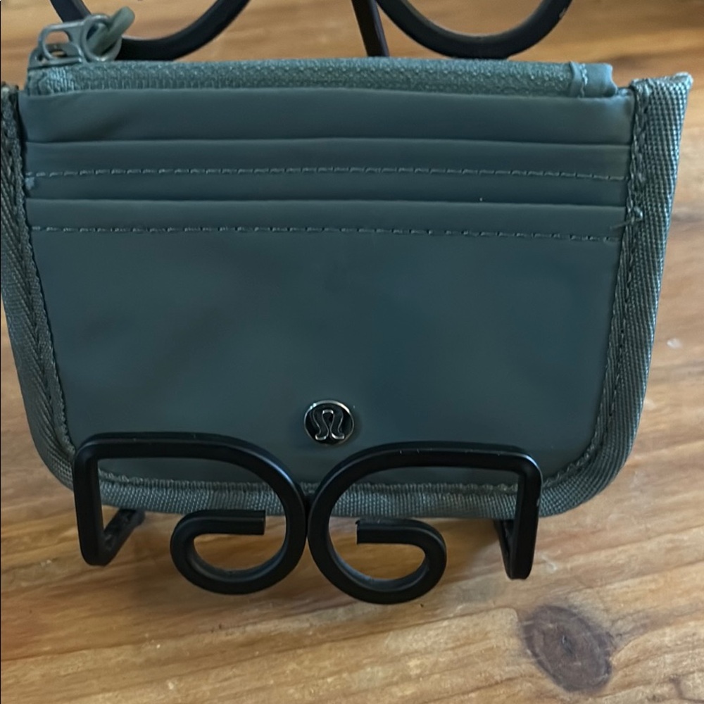 lululemon athletica Women's Compact Card Wallet in Sage Green